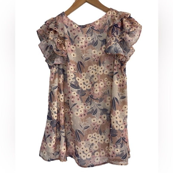 Entro NWT flutter sleeve button up v-neck floral blouse - Picture 3 of 5